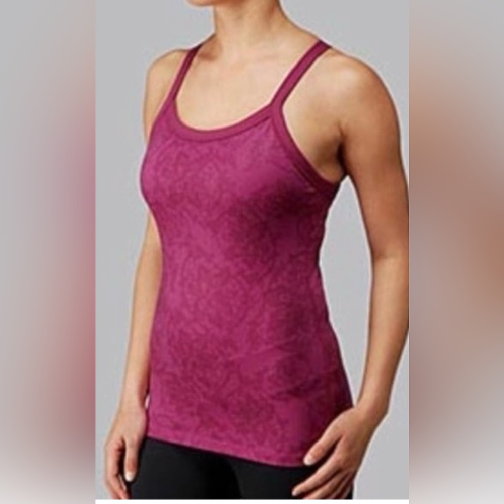 Lululemon. Floral Hydrangea Racerback Ujjayi Tank Top. Magenta. Size 8.
